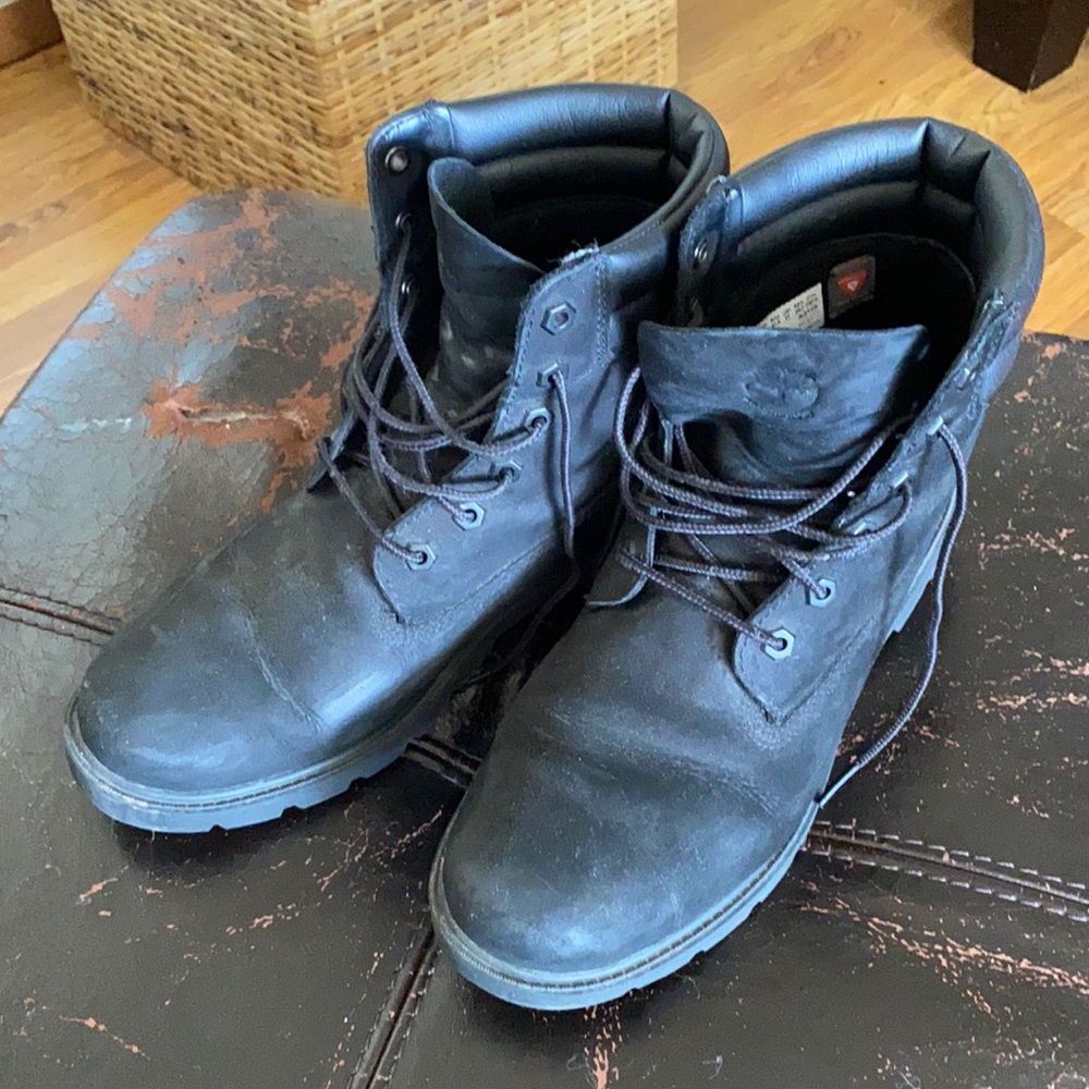 Black Timberlands, great condition